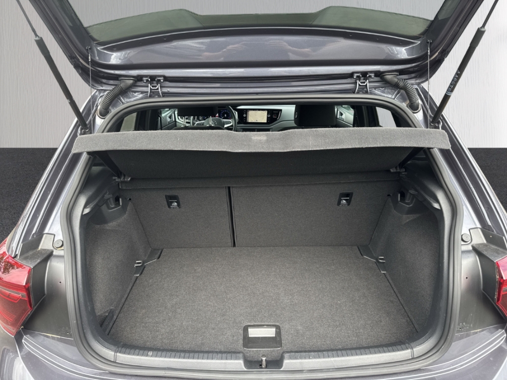 Fahrzeugabbildung Volkswagen Polo VI 1.0 TDI DSG R-Line IQ.Drive IQ.Light SHZ RKam Nav