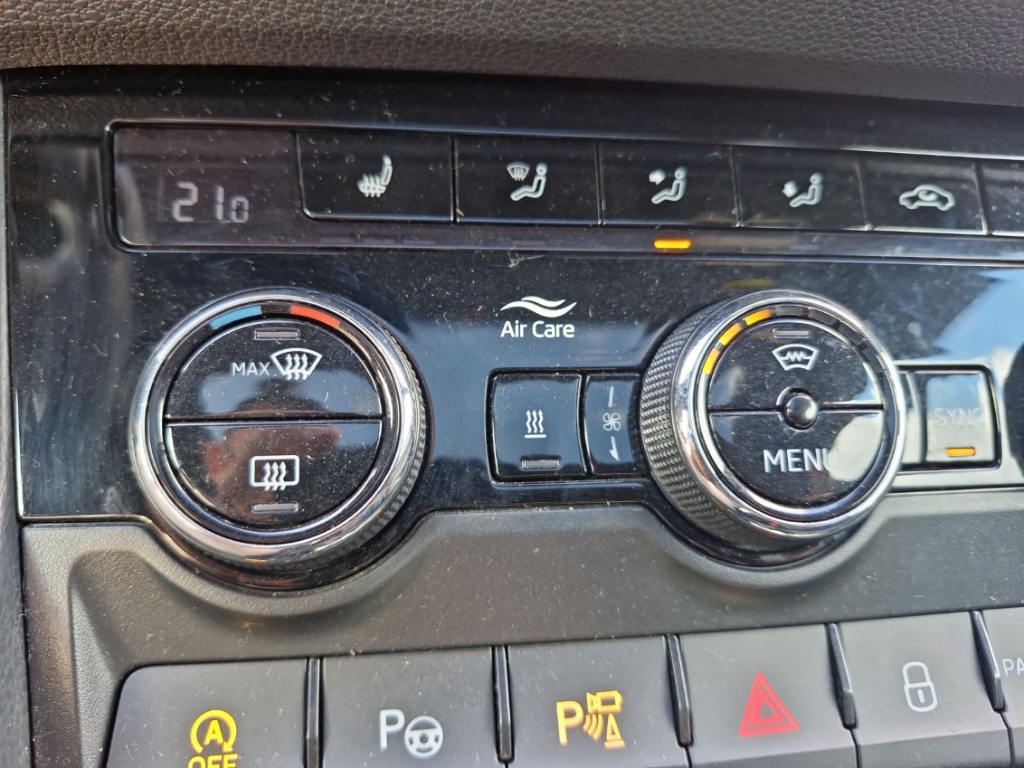 Fahrzeugabbildung SKODA Kodiaq 2.0TDI DSG 4x4 Sportline AHK Pano StHzg ACC 360° SHZ