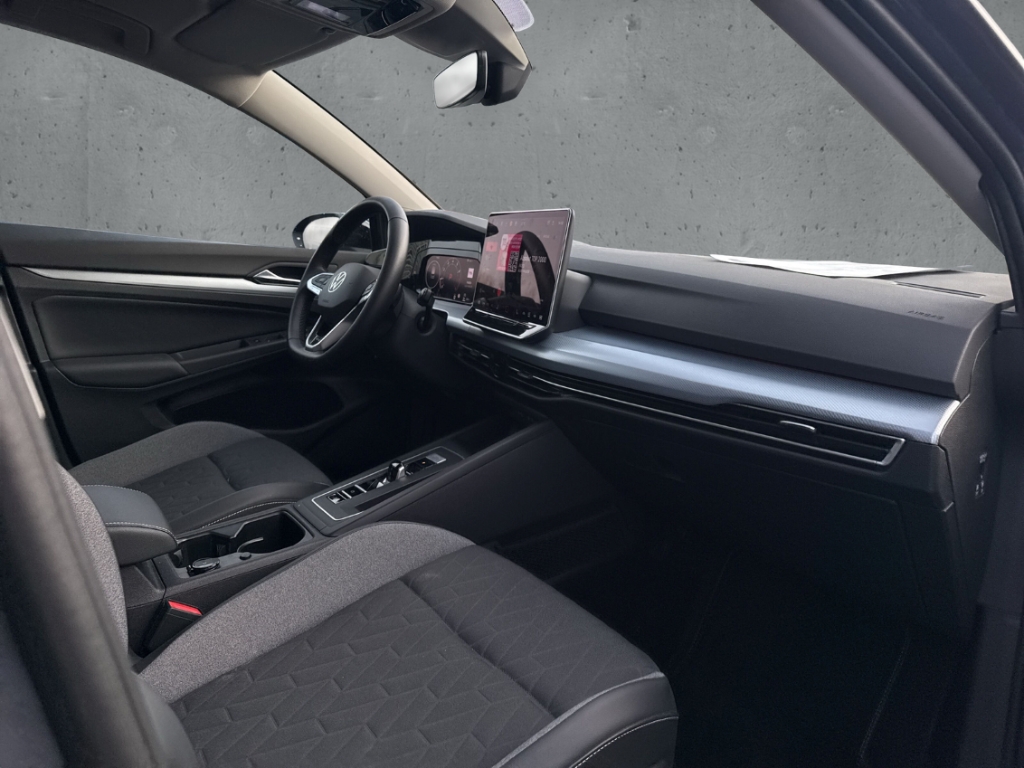 Fahrzeugabbildung Volkswagen Golf 1.5 eTSI DSG Goal AHK LED+ Navi ACC SHZ Kam