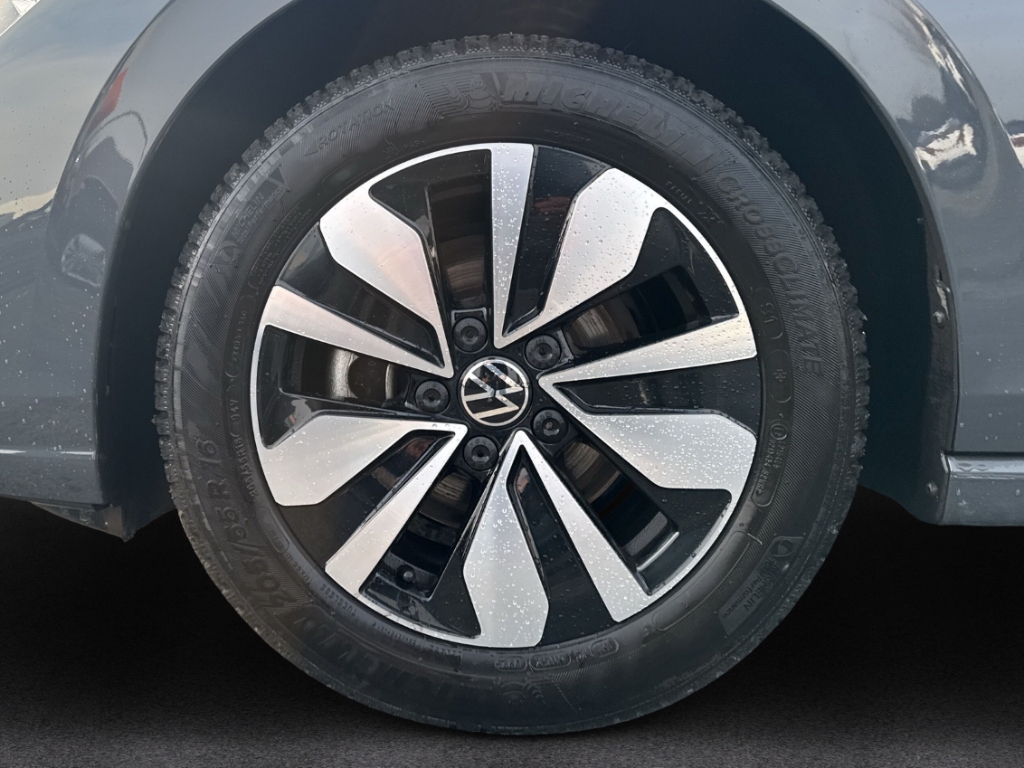 Fahrzeugabbildung Volkswagen Golf 1.5 eTSI DSG Goal AHK LED+ Navi ACC SHZ Kam