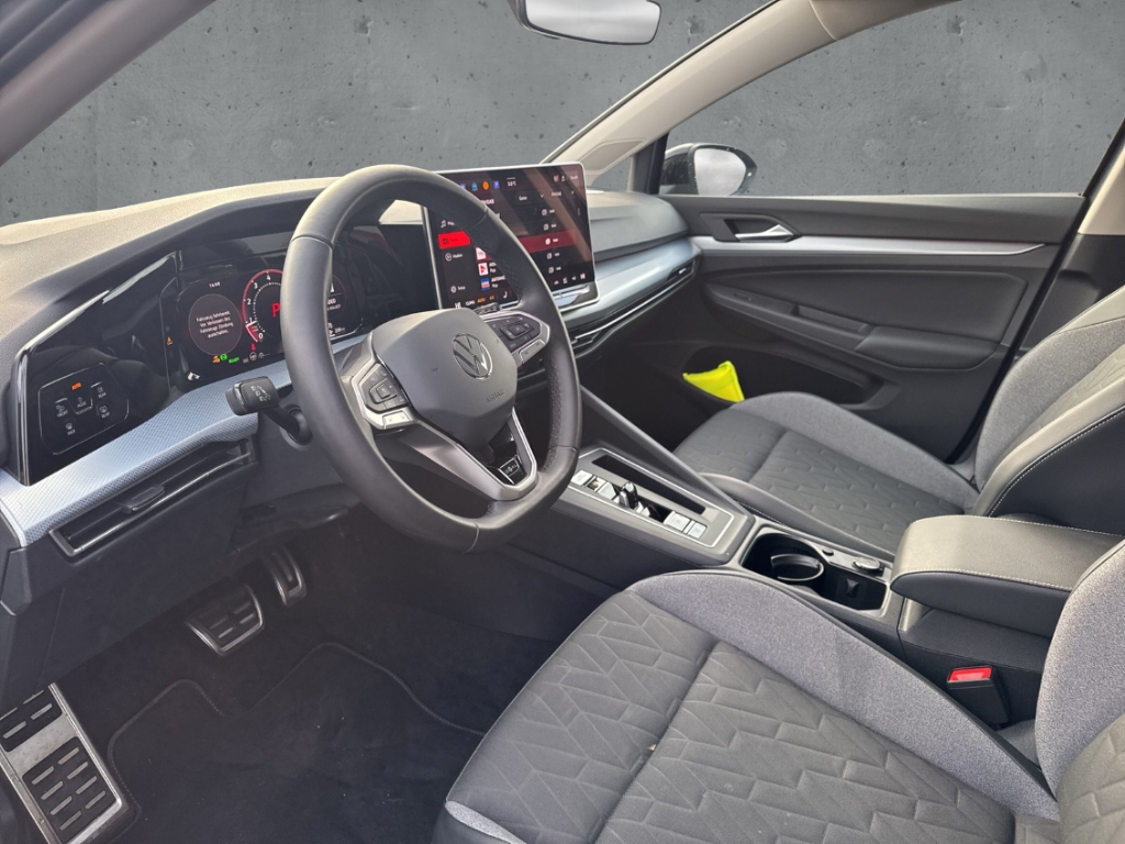 Fahrzeugabbildung Volkswagen Golf 1.5 eTSI DSG Goal AHK LED+ Navi ACC SHZ Kam