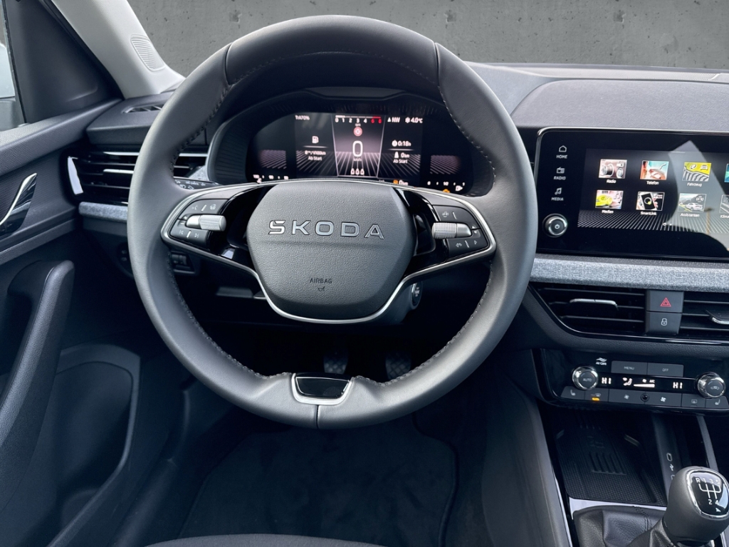 Fahrzeugabbildung SKODA Kamiq 1.0 TSI SELECTION LED AHK SHZ PDC AppleCarplay