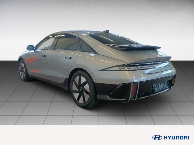 Fahrzeugabbildung Hyundai IONIQ 6 77,4kWh 4WD UNIQ Schiebedach HUD Navi Digitales Cockpit Memory Sitze Soundsystem