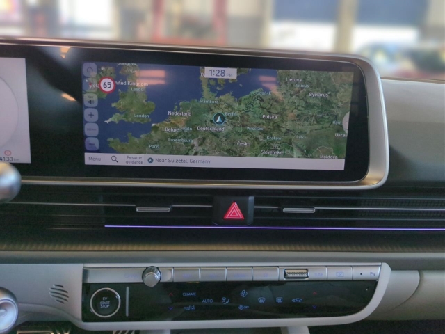 Fahrzeugabbildung Hyundai IONIQ 6 77,4kWh 4WD UNIQ 20LM HUD Navi Digitales Cockpit Memory Sitze Soundsystem