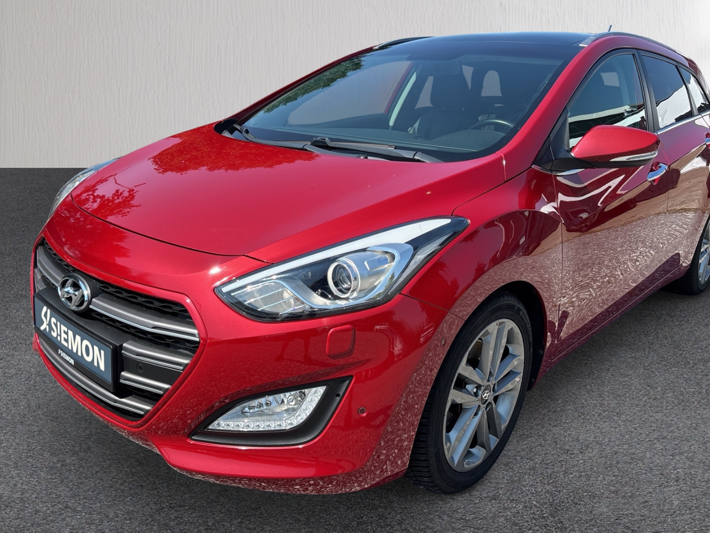 Fahrzeugabbildung Hyundai i30 blue Premium 1.6 Auto. PANO SHZ AHK PPS RFK