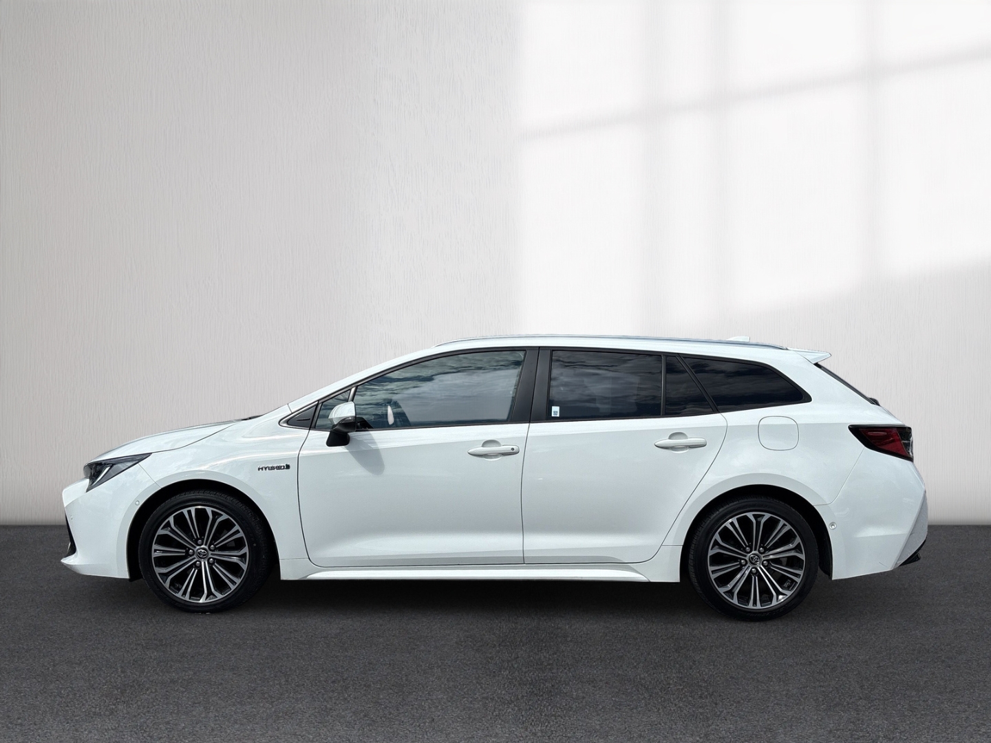 Fahrzeugabbildung Toyota Corolla Hybrid Club Touring Sports i HEV RFK SHZ LED