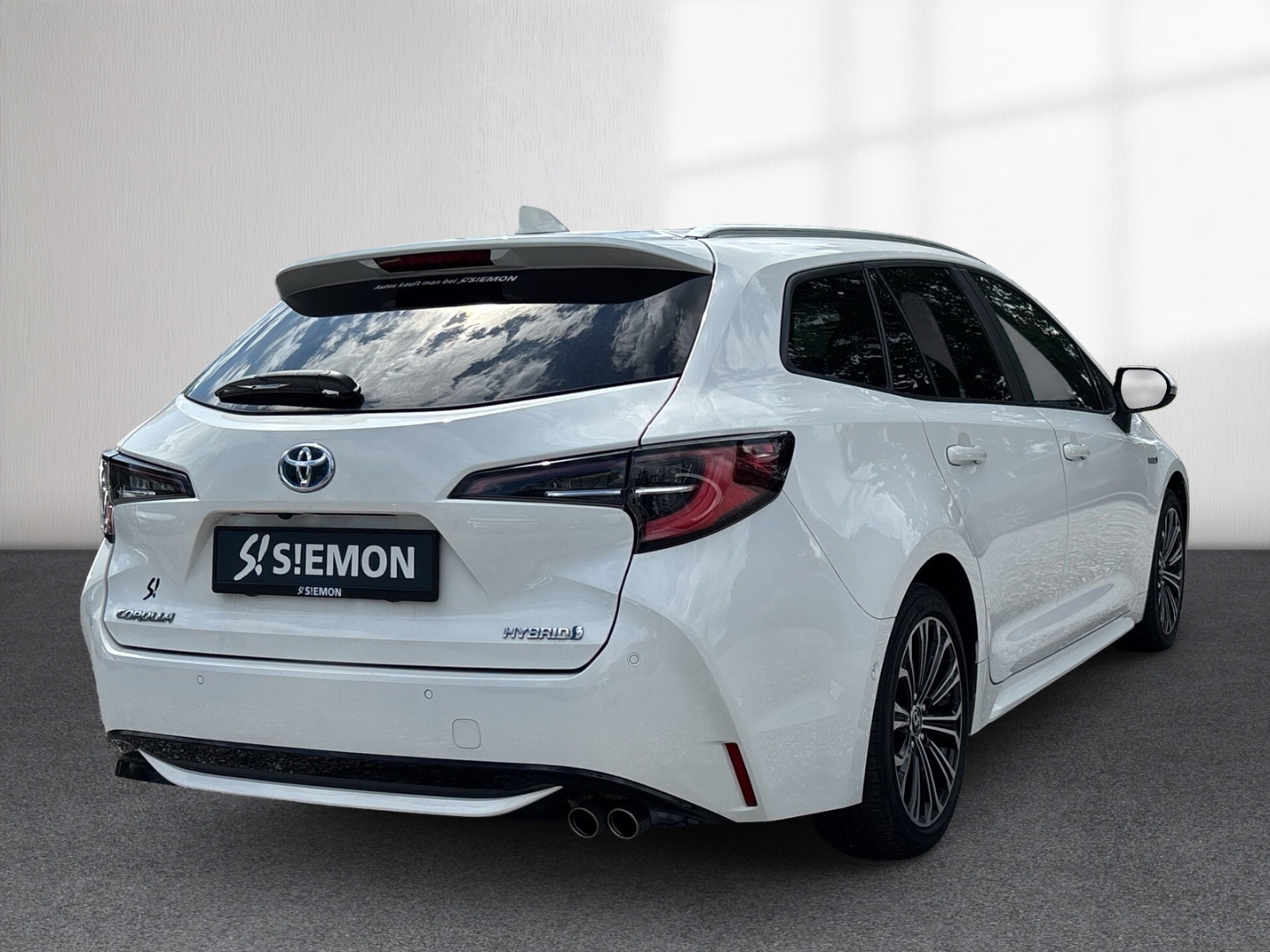 Fahrzeugabbildung Toyota Corolla Hybrid Club Touring Sports i HEV RFK SHZ LED