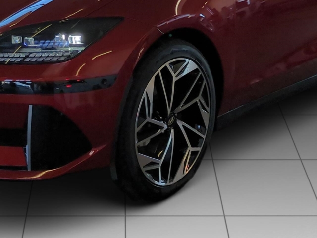 Fahrzeugabbildung Hyundai IONIQ 6 4WD 77,4kWh UNIQ Digi-Spiegel 20LM HUD Navi Digitales Cockpit Memory Sitze