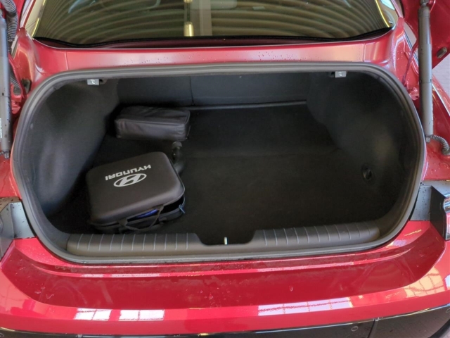 Fahrzeugabbildung Hyundai IONIQ 6 4WD 77,4kWh UNIQ Digi-Spiegel 20LM HUD Navi Digitales Cockpit Memory Sitze