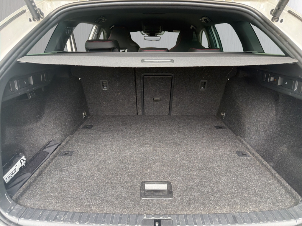 Fahrzeugabbildung SKODA Octavia Combi RS TDI DSG AHK MatrLED elHeck RKam