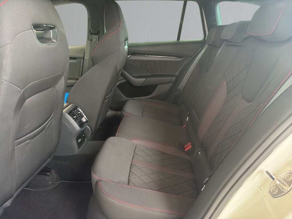 Fahrzeugabbildung SKODA Octavia Combi RS TDI DSG AHK MatrLED elHeck RKam