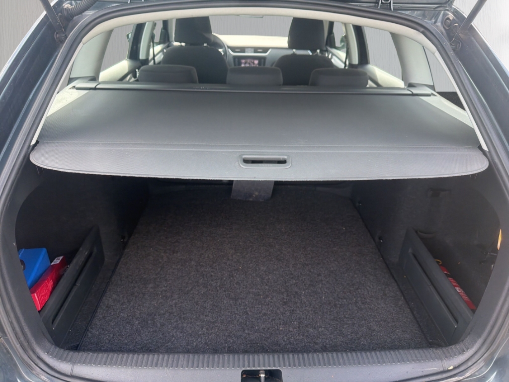 Fahrzeugabbildung SKODA Octavia Combi 1.5 TSI ACT Ambition Allwetter SHZ Klima