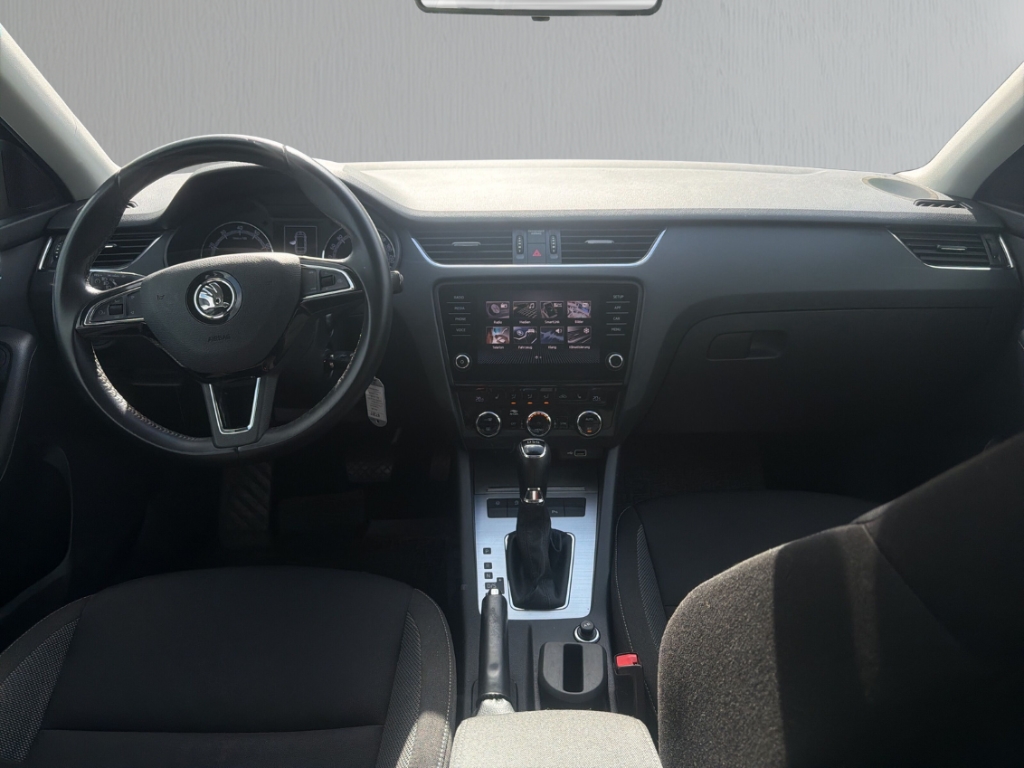 Fahrzeugabbildung SKODA Octavia Combi 1.5 TSI ACT Ambition Allwetter SHZ Klima