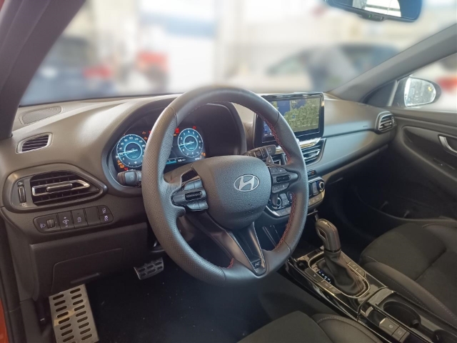 Fahrzeugabbildung Hyundai i30 FL 5-Trg 1.5 T-GDI 48V DCT N-Line Sitz-P MY25 Sportpaket Navi Digitales Cockpit