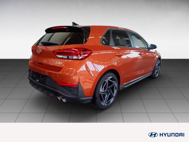 Fahrzeugabbildung Hyundai i30 FL 5-Trg 1.5 T-GDI 48V DCT N-Line Sitz-P MY25 Sportpaket Navi Digitales Cockpit