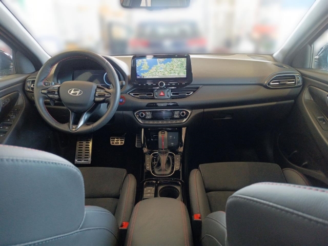 Fahrzeugabbildung Hyundai i30 FL 5-Trg 1.5 T-GDI 48V DCT N-Line Sitz-P MY25 Sportpaket Navi Digitales Cockpit