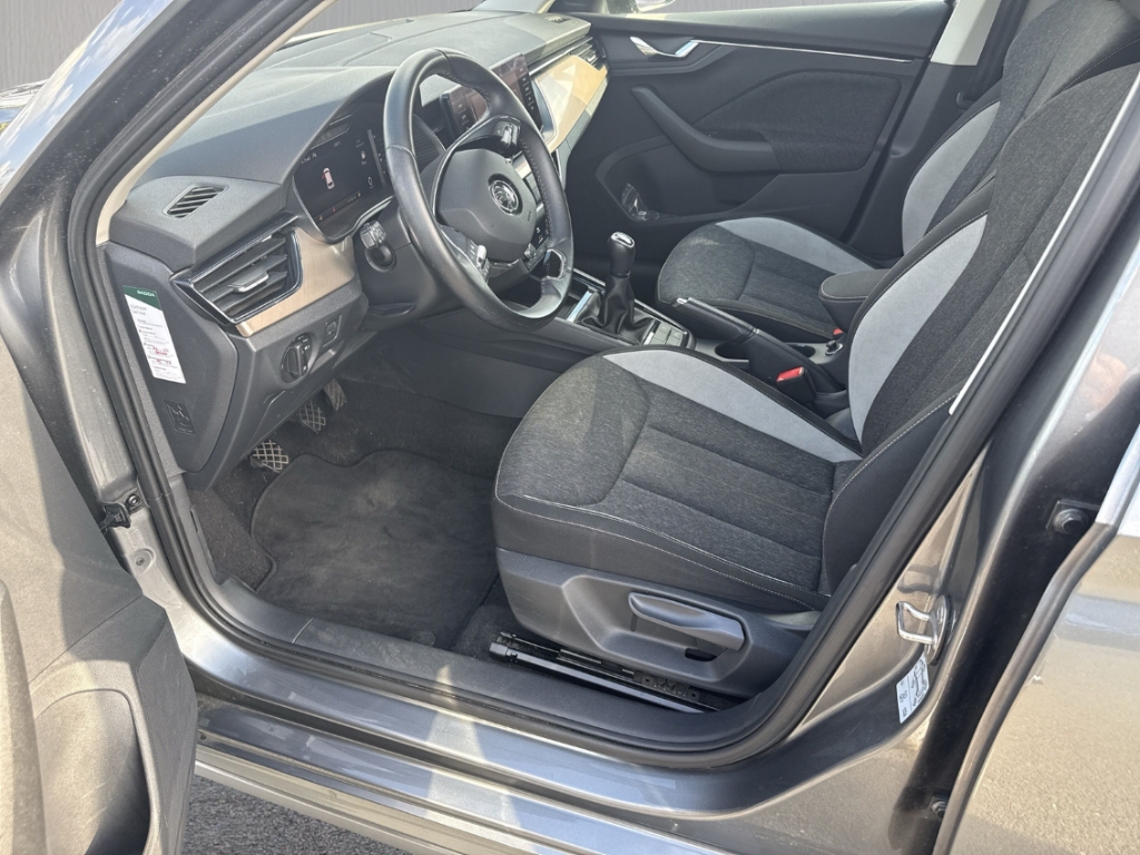 Fahrzeugabbildung SKODA Kamiq 1.0 TSI STYLE LED Navi Klima SHZ PDC LM17 Digitales Cockpit