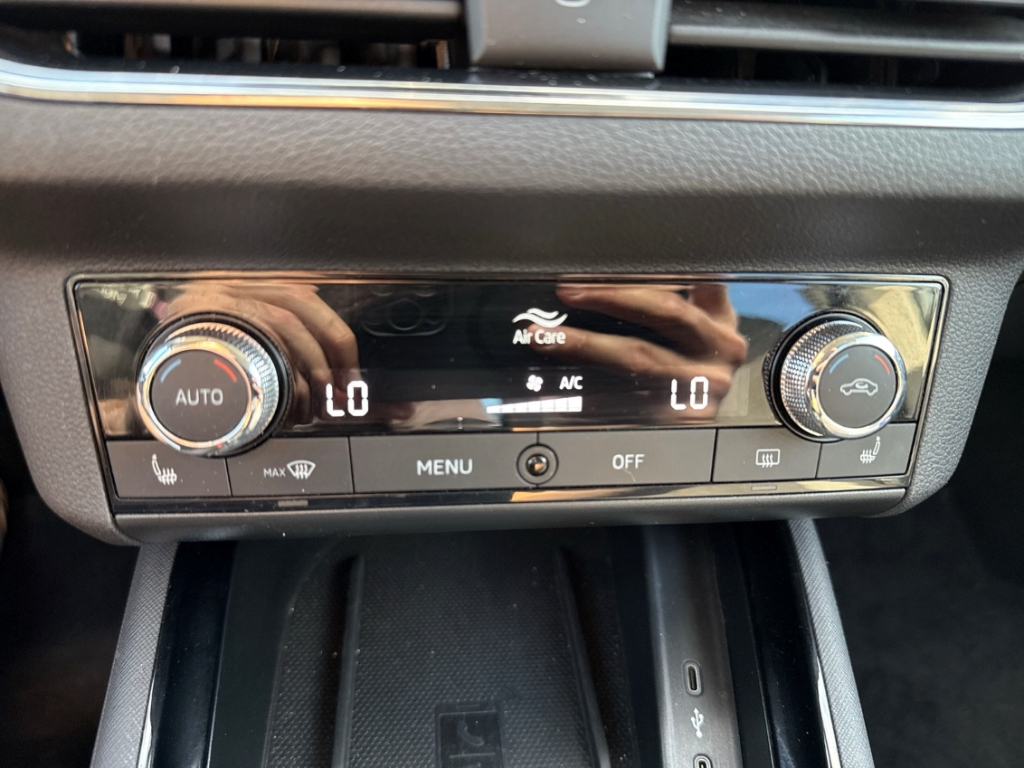 Fahrzeugabbildung SKODA Kamiq 1.0 TSI STYLE LED Navi Klima SHZ PDC LM17 Digitales Cockpit