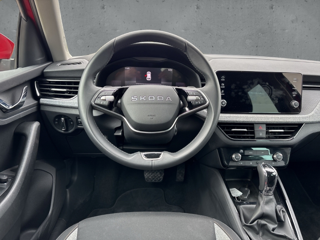 Fahrzeugabbildung SKODA Kamiq 1.0 TSI DSG Selection LED Alu PDC Kamera Tempomat AppCon.