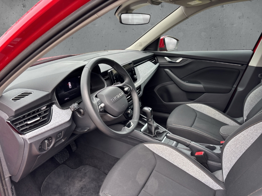 Fahrzeugabbildung SKODA Kamiq 1.0 TSI DSG Selection LED Alu PDC Kamera Tempomat AppCon.