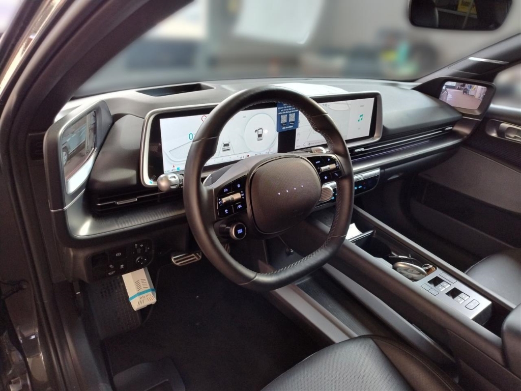 Fahrzeugabbildung Hyundai IONIQ 6 77,4kWh 4WD UNIQ Digi-Spiegel Schiebedach HUD Navi Digitales Cockpit Memory Sitze Bose