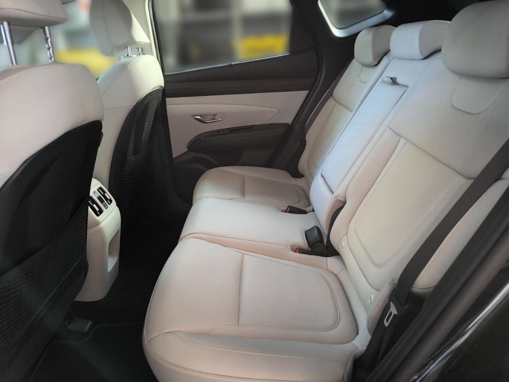 Fahrzeugabbildung Hyundai TUCSON FL PHEV 1.6 AT 4WD MY25 Prime ECS Assist-P MATRIX-LED Leder Digitales Cockpit