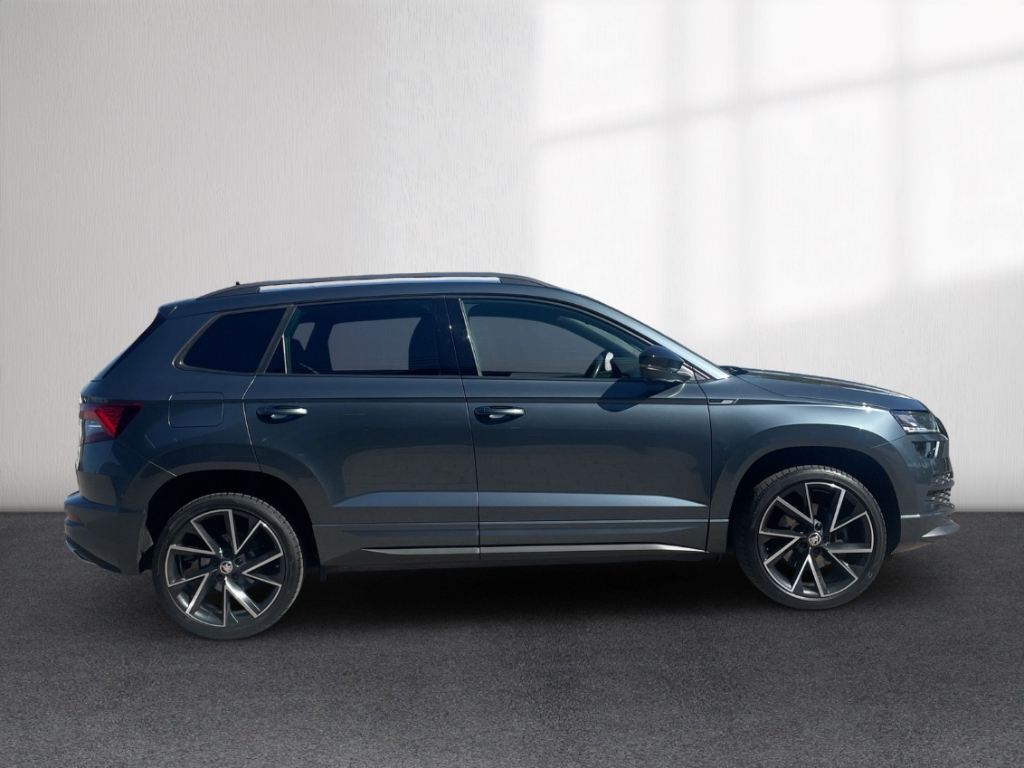 Fahrzeugabbildung SKODA Karoq Sportline ACC NAV KLIMA SHZ PDC Temp LED