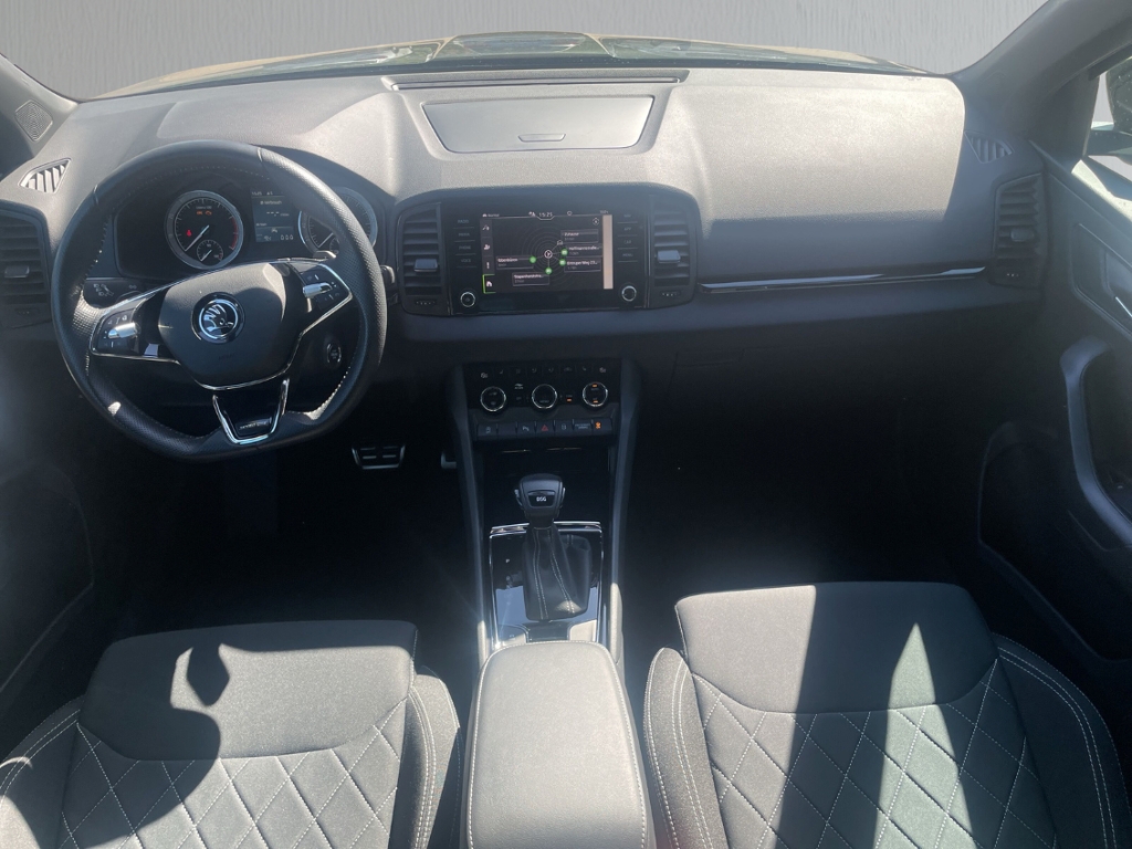Fahrzeugabbildung SKODA Karoq Sportline ACC NAV KLIMA SHZ PDC Temp LED