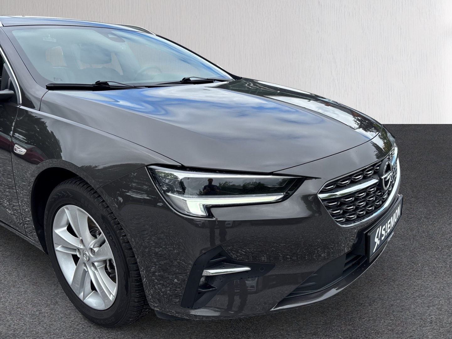 Fahrzeugabbildung Opel Insignia B Sports Tourer Elegance 2.0 D AHK Pano Navi