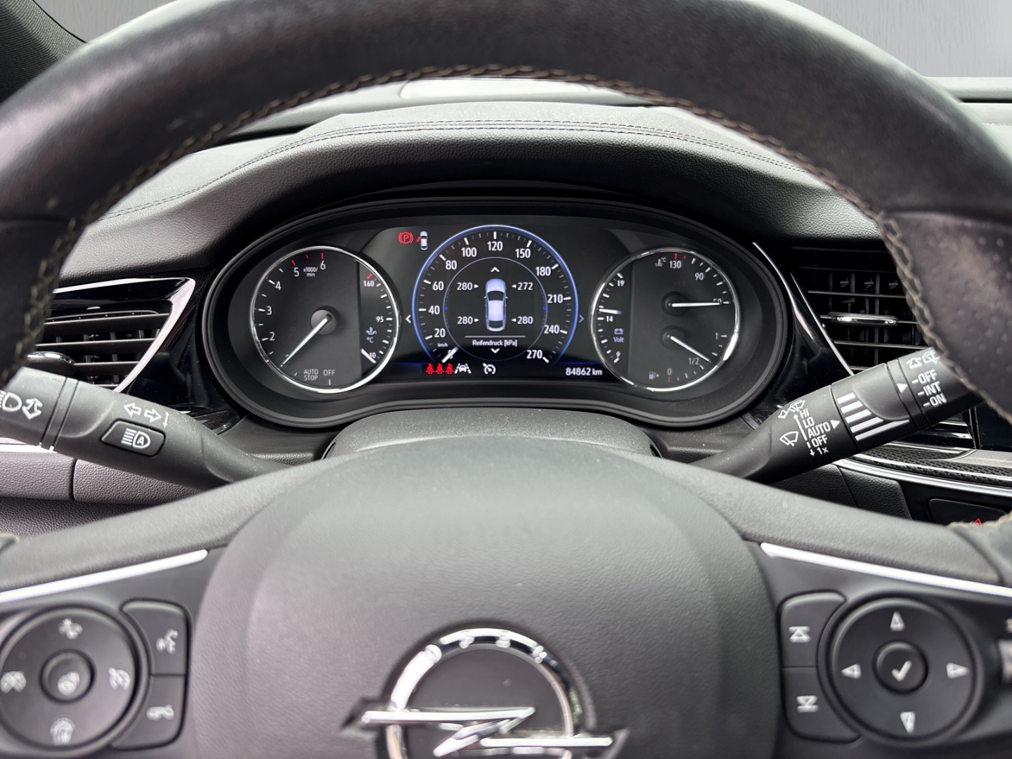 Fahrzeugabbildung Opel Insignia B Sports Tourer Elegance 2.0 D AHK Pano Navi