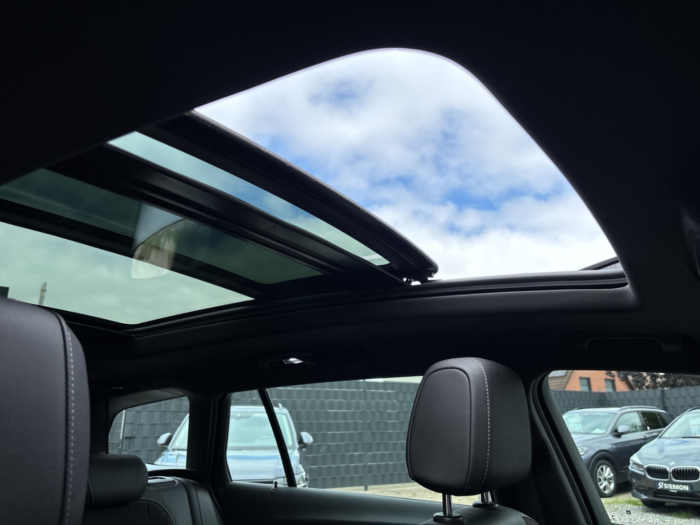 Fahrzeugabbildung Opel Insignia B Sports Tourer Elegance 2.0 D AHK Pano Navi