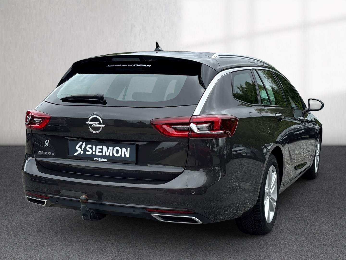 Fahrzeugabbildung Opel Insignia B Sports Tourer Elegance 2.0 D AHK Pano Navi