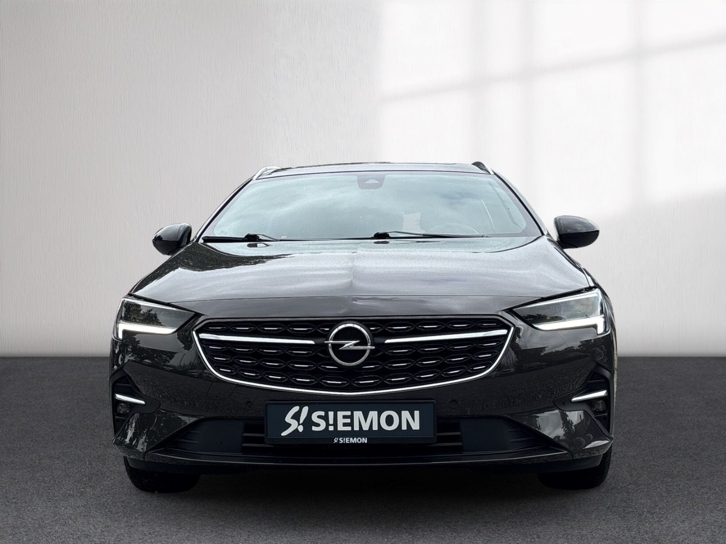 Fahrzeugabbildung Opel Insignia B Sports Tourer Elegance 2.0 D AHK Pano Navi
