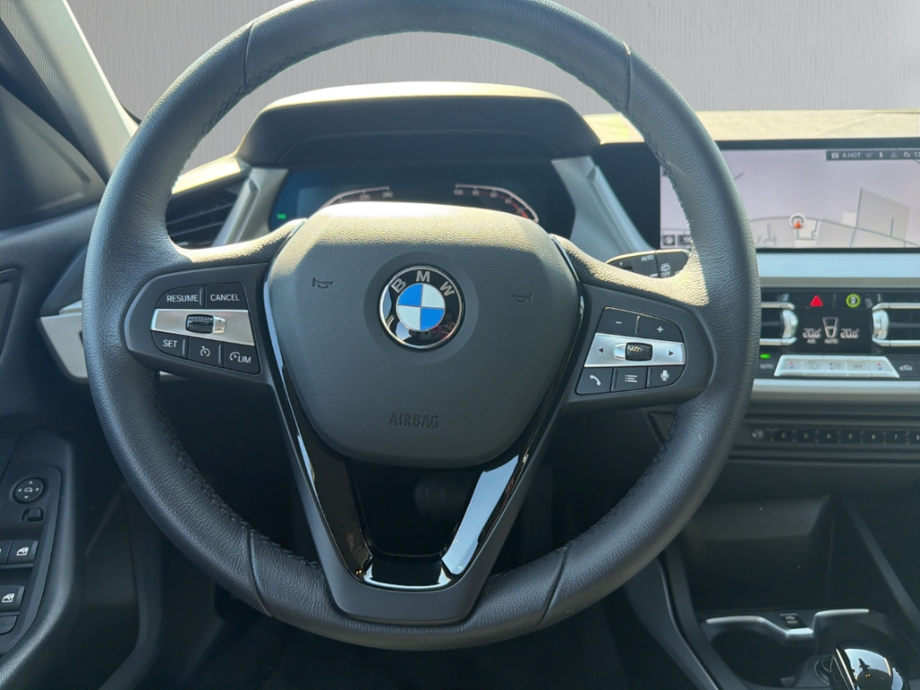 Fahrzeugabbildung BMW 118 i steptronic Advantage VirtCo Tempo SHZ PDC