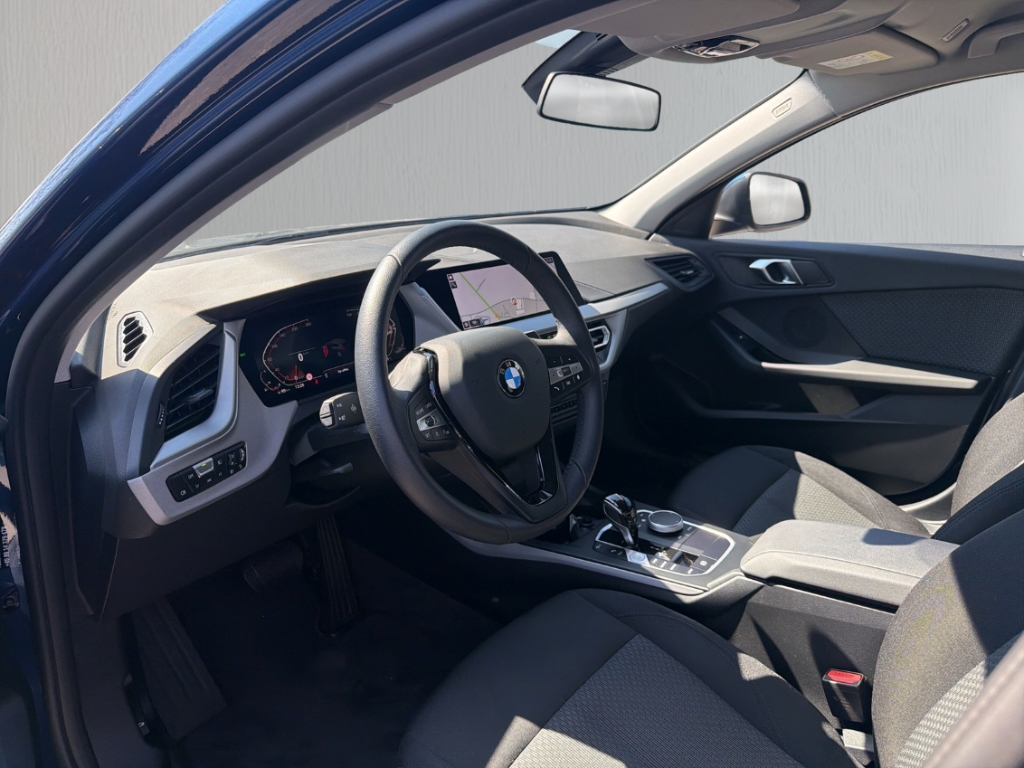 Fahrzeugabbildung BMW 118 i steptronic Advantage VirtCo Tempo SHZ PDC