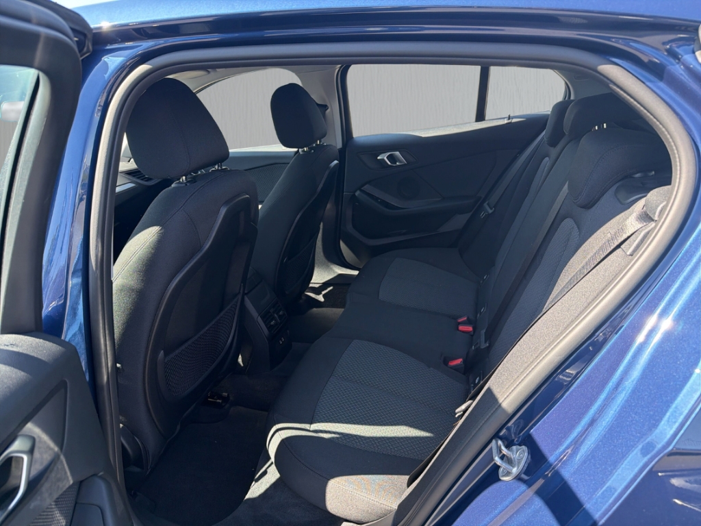Fahrzeugabbildung BMW 118 i steptronic Advantage VirtCo Tempo SHZ PDC