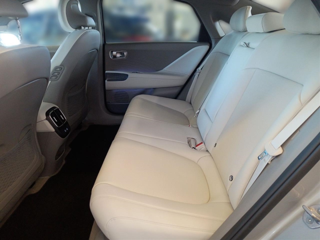 Fahrzeugabbildung Hyundai IONIQ 6 77,4kWh 4WD UNIQ HUD Navi Digitales Cockpit Memory Sitze Soundsystem Bose