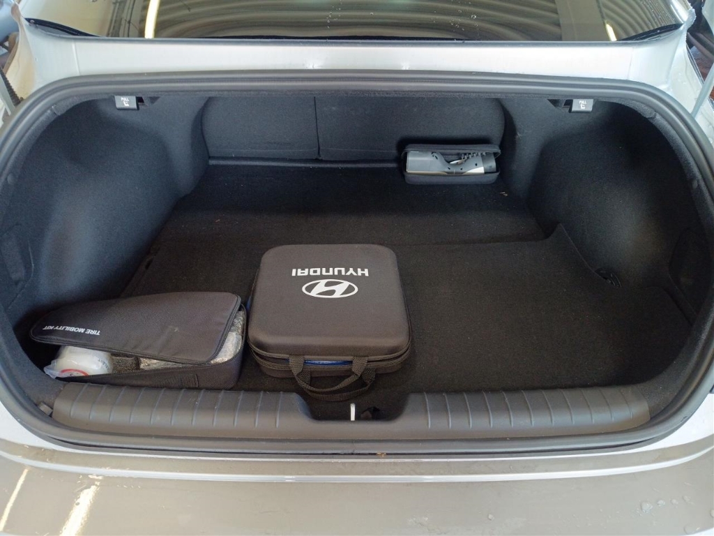 Fahrzeugabbildung Hyundai IONIQ 6 77,4kWh 4WD UNIQ HUD Navi Digitales Cockpit Memory Sitze Soundsystem Bose