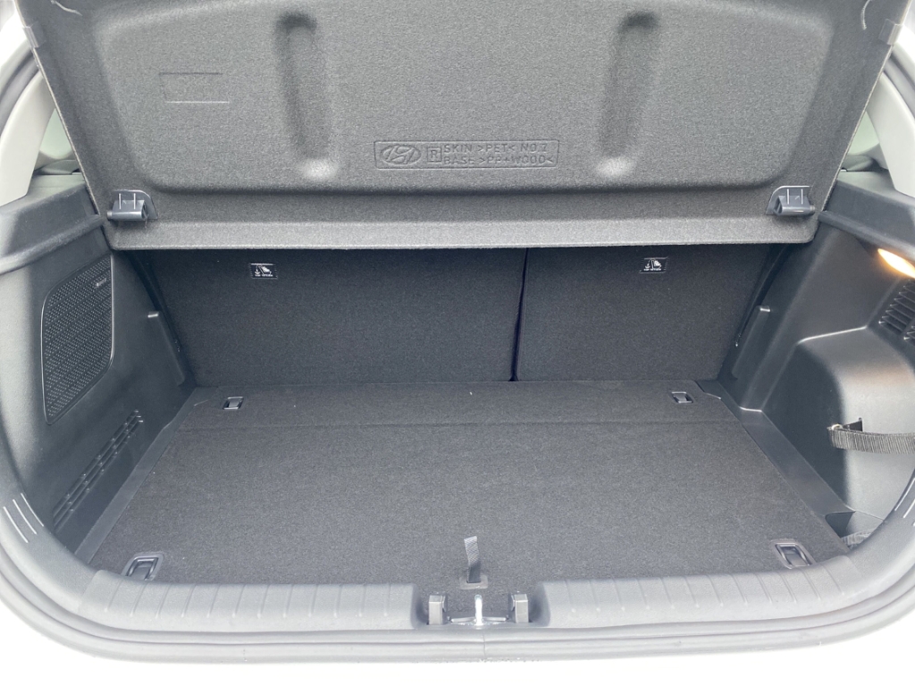 Fahrzeugabbildung Hyundai i20 FL 1.0 T-GDi 48V DCT PRIME Navi LED BlindSpot KeyLess Allwetter