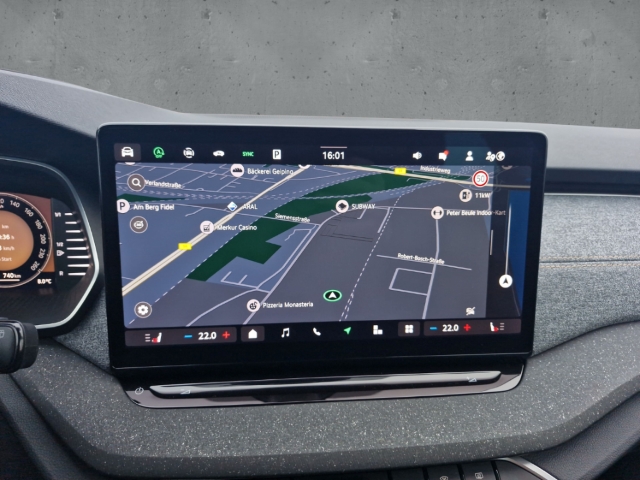 Fahrzeugabbildung SKODA Octavia Combi TDI DSG Selection AHK MatrLED 360°