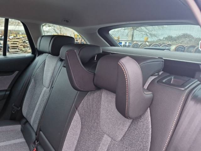 Fahrzeugabbildung SKODA Octavia Combi TDI DSG Selection AHK MatrLED 360°