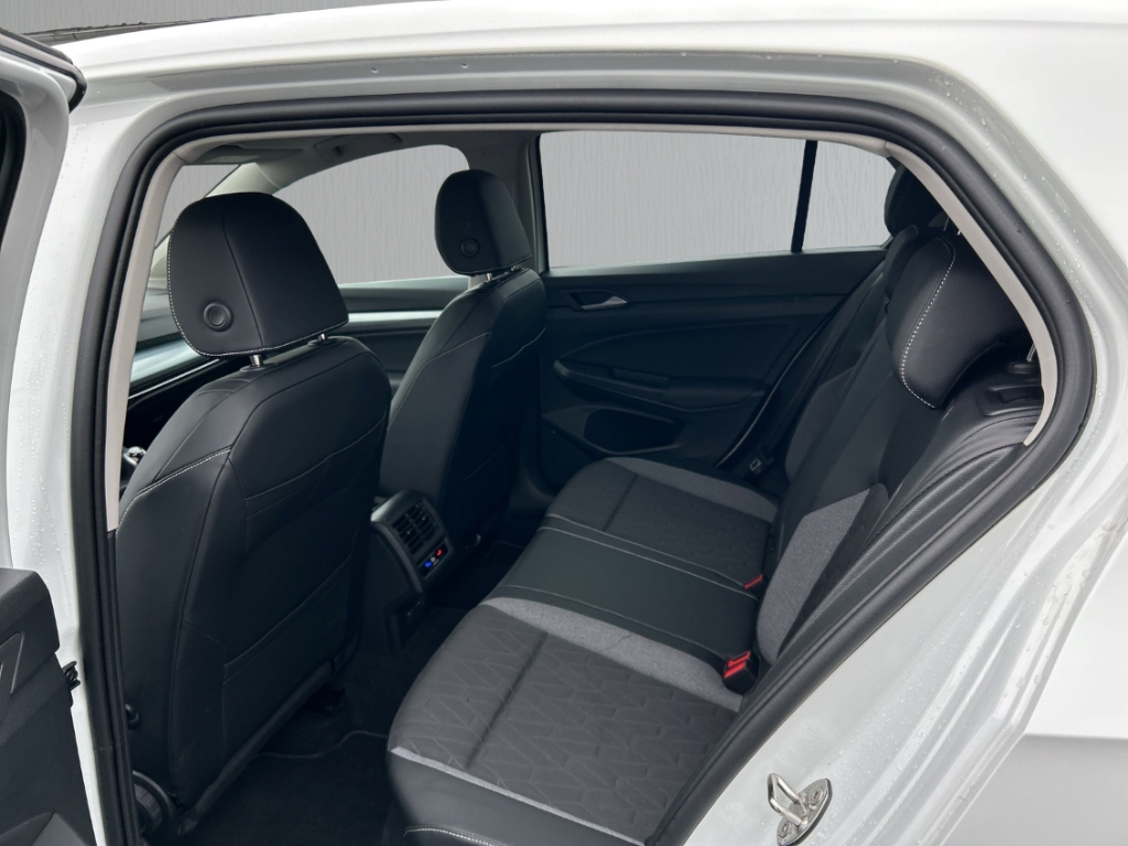 Fahrzeugabbildung Volkswagen Golf Goal 1.5 l TSI OPF 6-Gang SHZ Temp PDCv+h