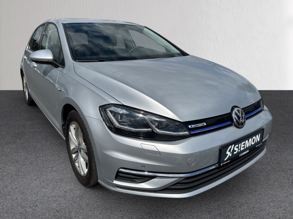 Fahrzeugabbildung Volkswagen Golf 1.5 TSI Comfortline LED Navi ACC ergoActive SHZ