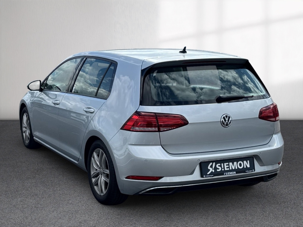 Fahrzeugabbildung Volkswagen Golf 1.5 TSI Comfortline LED Navi ACC ergoActive SHZ