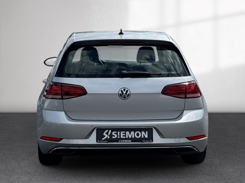 Fahrzeugabbildung Volkswagen Golf 1.5 TSI Comfortline LED Navi ACC ergoActive SHZ