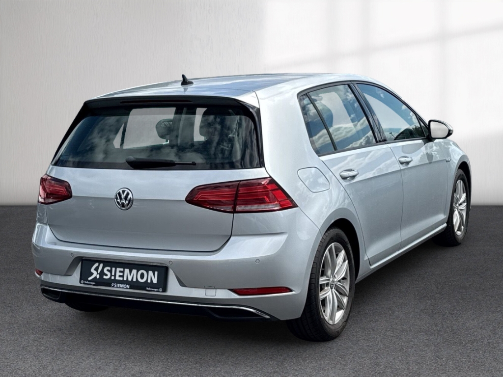 Fahrzeugabbildung Volkswagen Golf 1.5 TSI Comfortline LED Navi ACC ergoActive SHZ