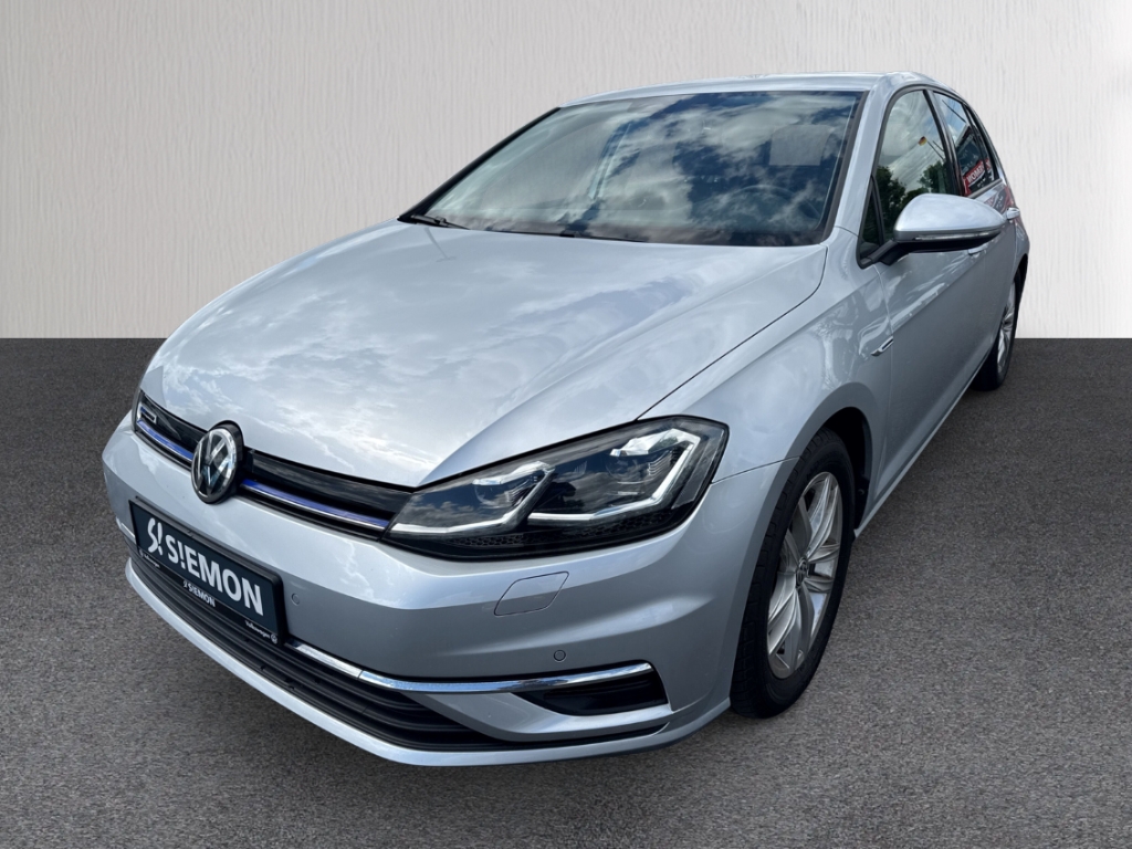 Fahrzeugabbildung Volkswagen Golf 1.5 TSI Comfortline LED Navi ACC ergoActive SHZ