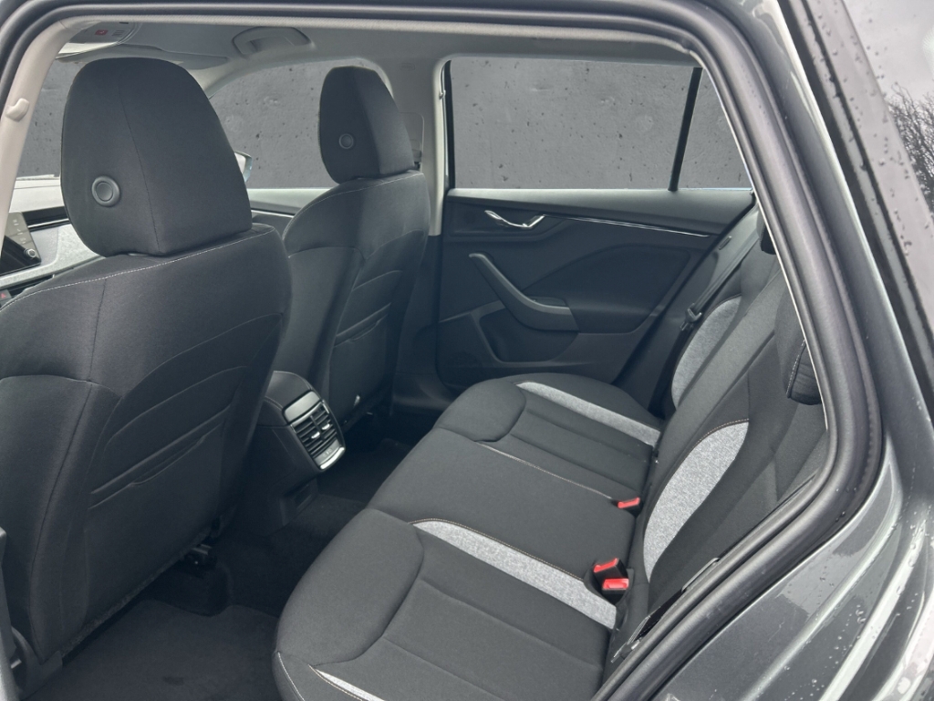 Fahrzeugabbildung SKODA Kamiq 1.0 TSI SELECTION LED SHZ PDC AppleCarplay
