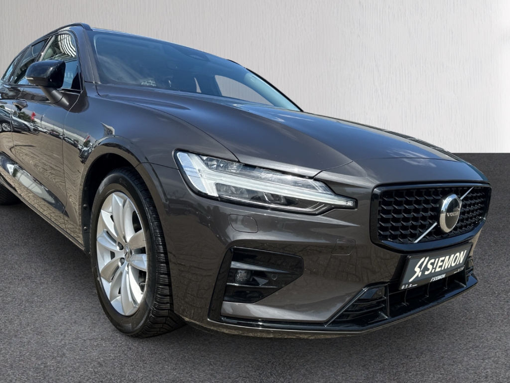 Fahrzeugabbildung Volvo V60 Kombi B4 D Plus Dark ACC Navi LED Leder SHZ el.Heckkl.