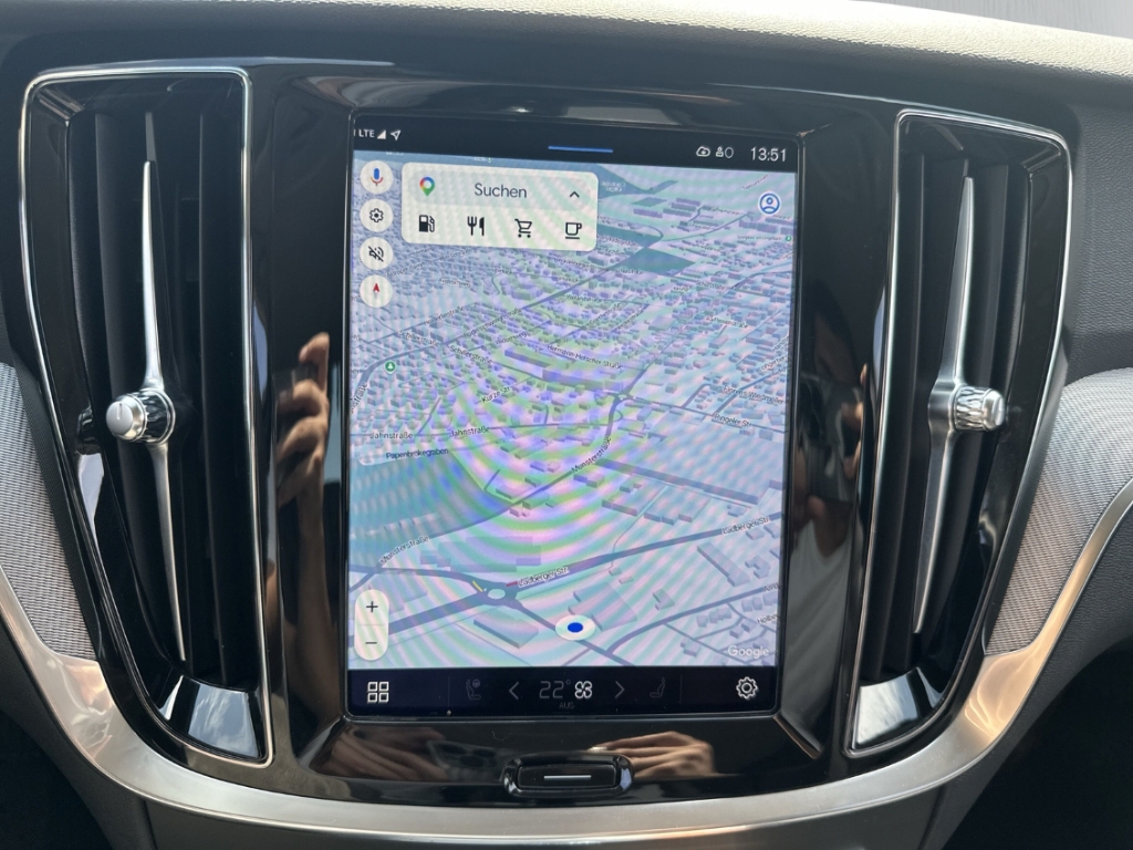 Fahrzeugabbildung Volvo V60 Kombi B4 D Plus Dark ACC Navi LED Leder SHZ el.Heckkl.